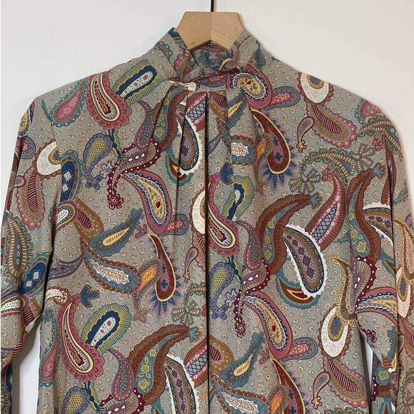 The Wyndham Collection Vintage Mock Neck Paisley Blouse Size 6 70s - Picture 3 of 5
